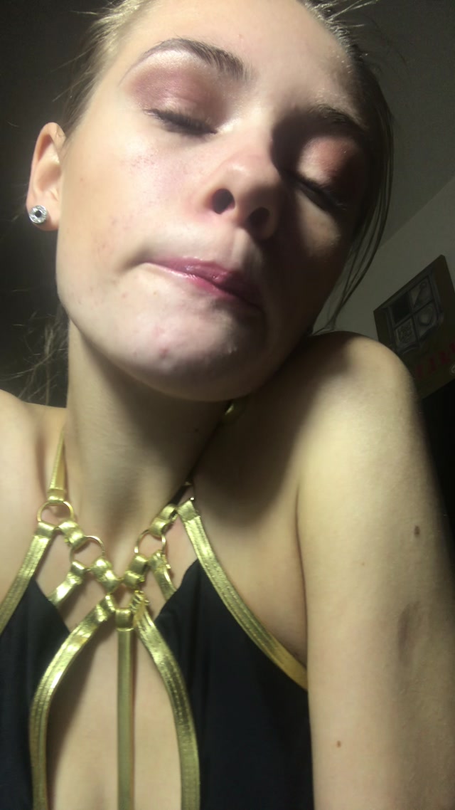 secretlykinkycb_glossy_lips_glossy_spit.mov.00015.jpg
