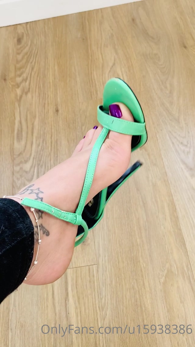 honeybee839_01-05-2020-275446883-Last_photo_shoot_with_these_green_lovelies__Sold_.mp4.00015.jpg