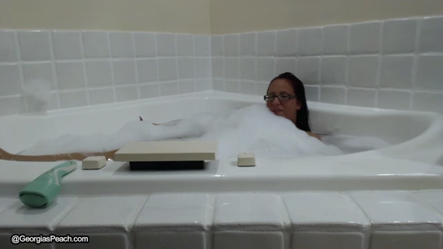 GODDESS PEACHES - paypeaches sexy bubble bath joe 2017 09 05 00007