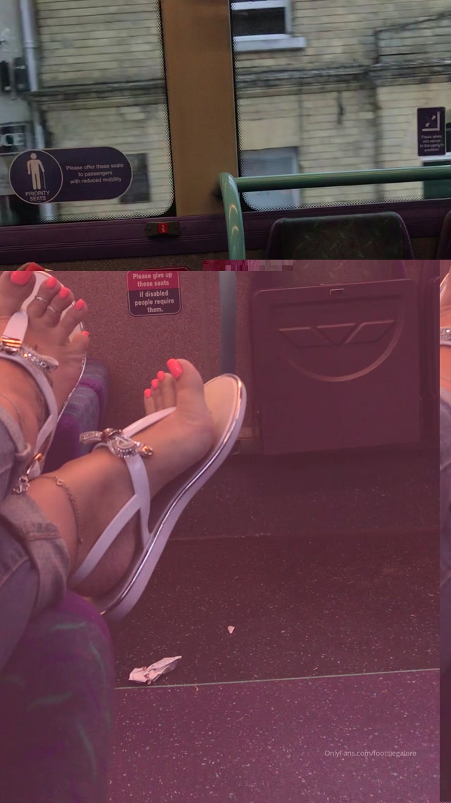 footsiegalore 02 10 2019 66779431 feet up on the bus after i got back to the uk imagine sitting behind me and seeing my fee 00010