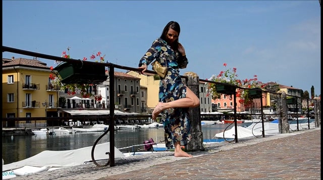 Barefoot Urban Girls - SWAINS: barefooting at Garda Lake 1 00007 Barefoot Urban Girls - SWAINS: barefooting at Garda Lake 1 00007