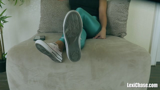 Lexi Chase - Pouncing On The Shoe Complement 00004 Lexi Chase - Pouncing On The Shoe Complement 00004