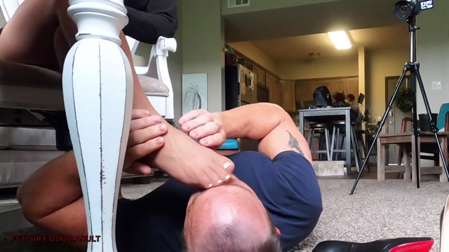 Zephianna Office idiot smelly feet and fart punishment 00011 Zephianna Office idiot smelly feet and fart punishment 00011