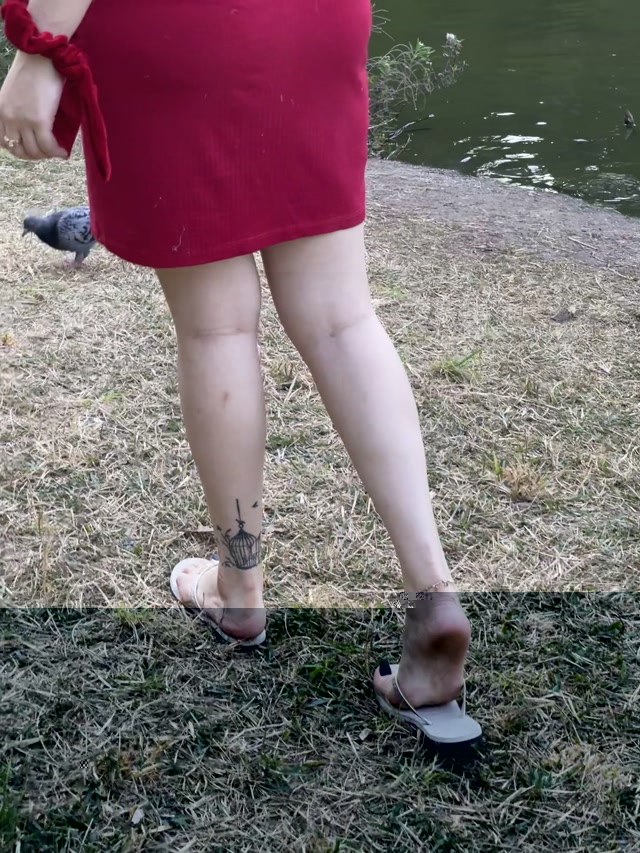 lananoccioli 22 05 2021 2115831362 pov talking with you smell and lick my feet after i walked barefoot on park 00002