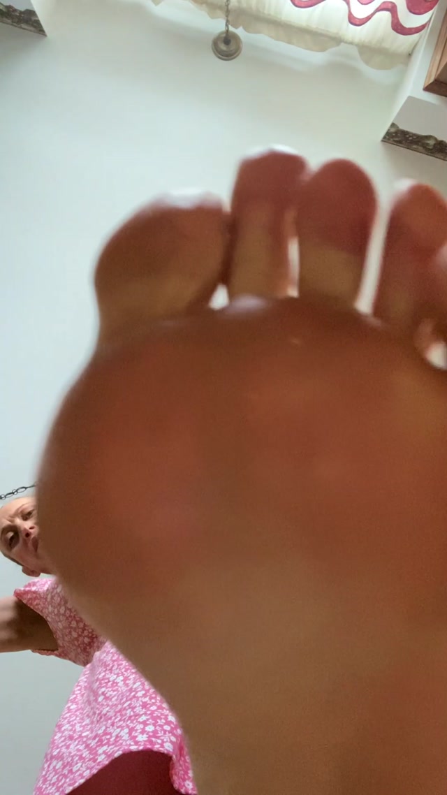 QueenMotherSoles Giantess Slave Sole Licker 00008