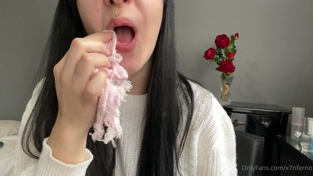 x7nferno 2021 03 30 2069175282 self worship and play with kniv3s please guys interac 00004