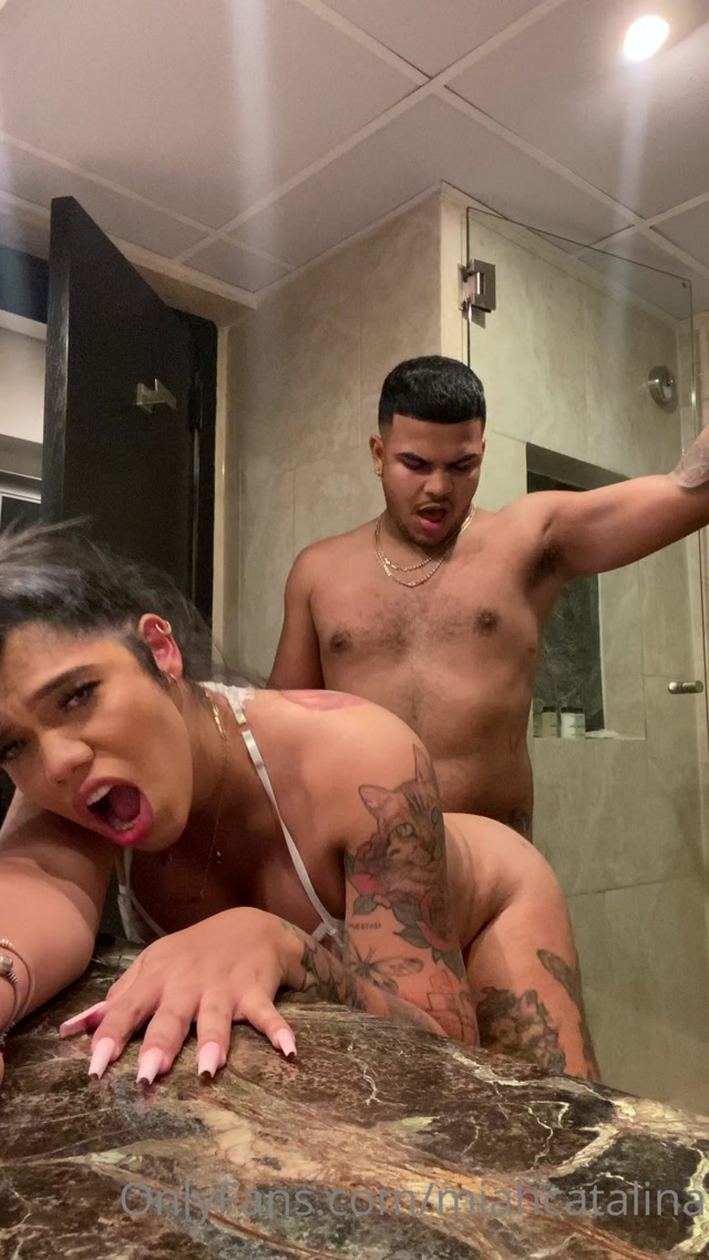 Miah Catalina - Sexo con mi novio en el bao_78 (@miahcatalina) (13.09.2021) 00004