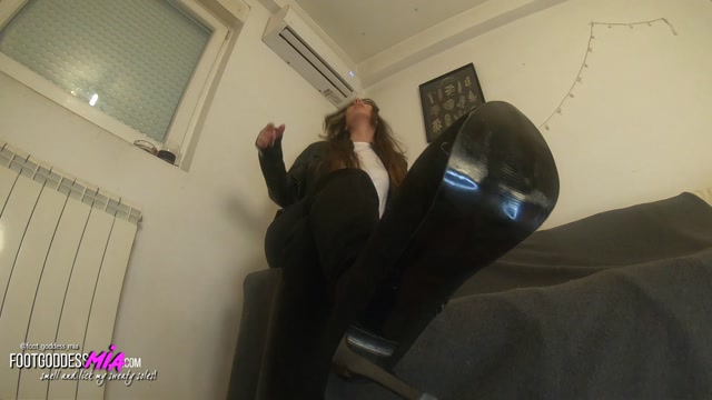 Foot Goddess Mia - I Foot Goddess Mia - I