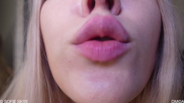 sofie skye date ends in making out virtual kissing 2022 03 06_MhlikQ 00013