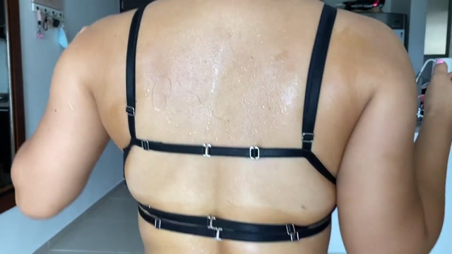 Nasty Ninna sweaty dance 00004