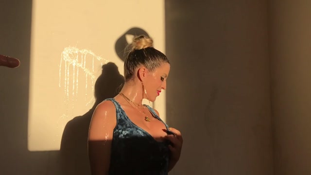 Rebecca de Winter - The Cock-Tail BUKKAKE Party 00008