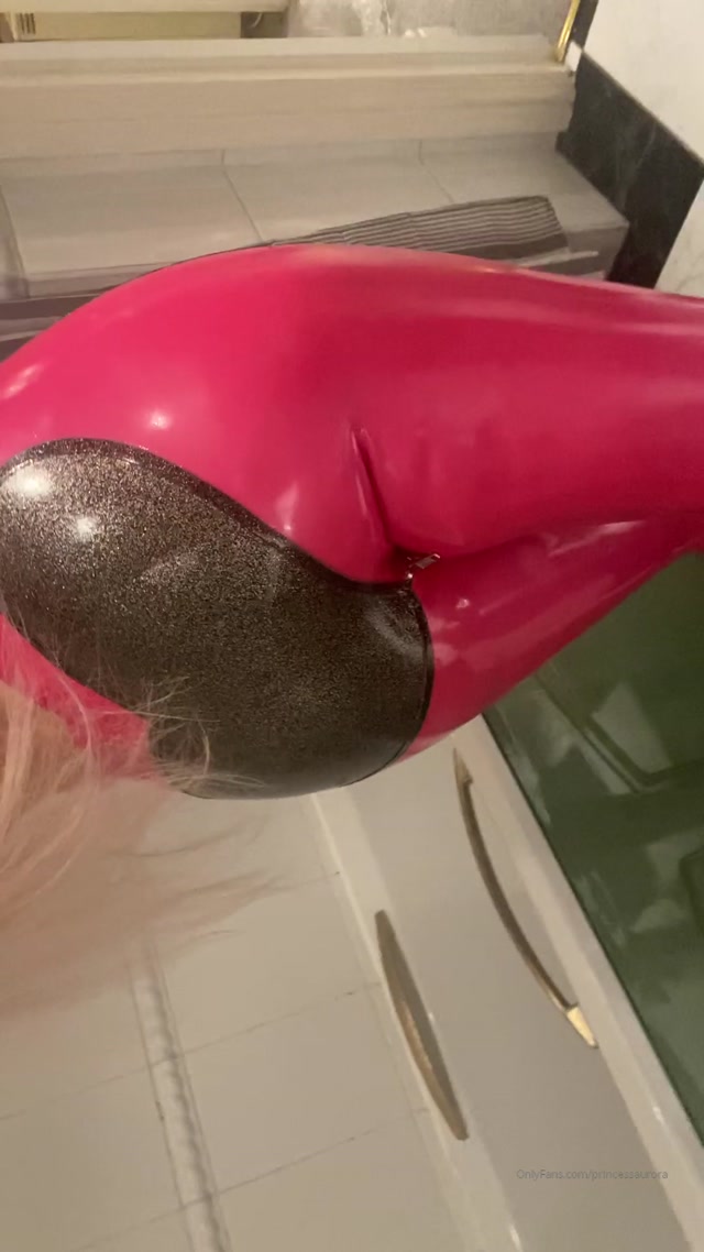 Princess Aurora - Latex Shining Goodness 00015 Princess Aurora - Latex Shining Goodness 00015