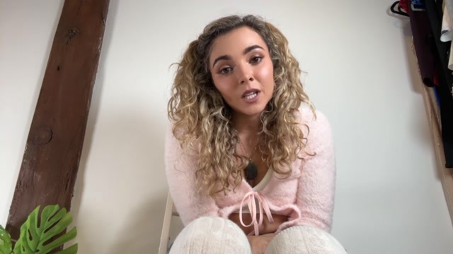 Mollyspoilme - Popular brat makes you her first paypig 00007 Mollyspoilme - Popular brat makes you her first paypig 00007