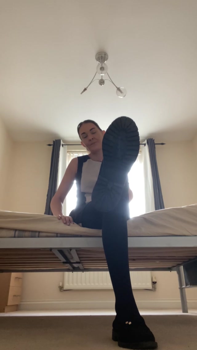 GoddessSarahNE Work shoes tight fetish x (Premium user request) 00003 GoddessSarahNE Work shoes tight fetish x (Premium user request) 00003