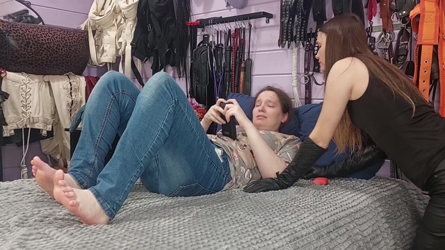 Stroynyash Trans gill faceslapped and compulsed to orgasm in a chastity (Premium user request) 00000 Stroynyash Trans gill faceslapped and compulsed to orgasm in a chastity (Premium user request) 00000