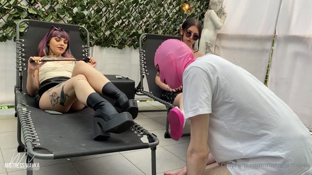 Mistress Mavka - Me and Mistress Glamorous using foot slave 00001 Mistress Mavka - Me and Mistress Glamorous using foot slave 00001
