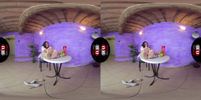 VR FOOT FETISH Chiara Wants To Meet You At The Bar Vr 4K 60 00011 VR FOOT FETISH Chiara Wants To Meet You At The Bar Vr 4K 60 00011