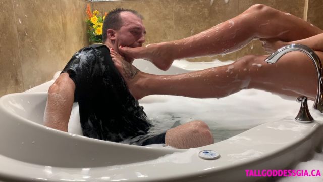Tall Goddess Gia - Bathtub Foot Domination 00005 Tall Goddess Gia - Bathtub Foot Domination 00005