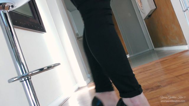 Young Goddess Kim - Caged foot bitch 00010 Young Goddess Kim - Caged foot bitch 00010