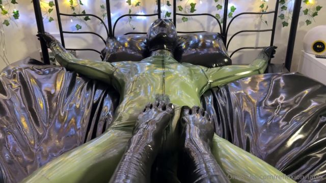 Reflexion Latex - Full-rubber footjob 00001 Reflexion Latex - Full-rubber footjob 00001
