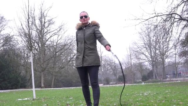 Femdomfoto - Miss Lina - 2nd Winter Cracking (German) 00005 Femdomfoto - Miss Lina - 2nd Winter Cracking (German) 00005