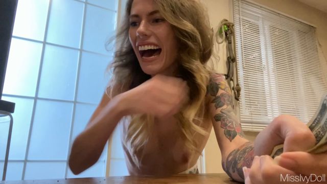 MissIvyDoll - Answering Door Naked for Pizza 00003