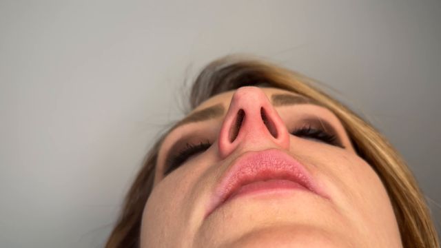 SneezeGoddess - Extreme Close Up Sneezing and Nose Blowing 00011