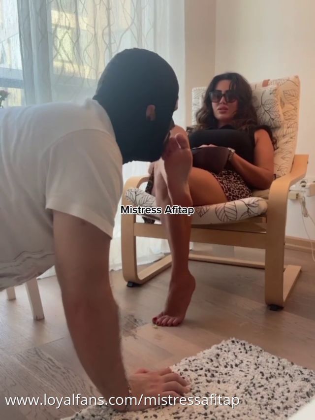 Hulya Cengiz (Turkish) - Fruits Between My Toes   Crushed Under My Feet 00009